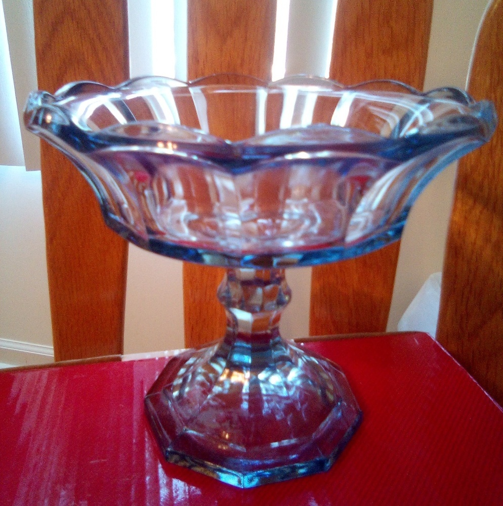💙Pretty vtg glass cut blue candy bowl on pedastal